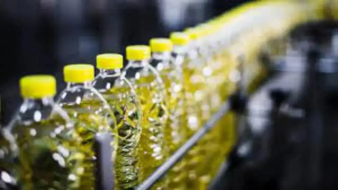 Oil could top USD 100 as Strait of Hormuz closure halts flows